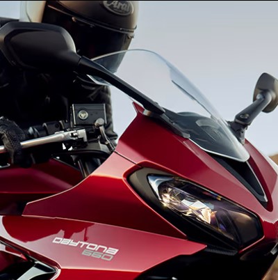 2025 Triumph Daytona 660: Precision Engineering, Agile Handling, and Thrilling Sportbike Performance